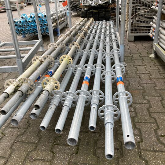 E04RS0096G-Staender-mit-Rohrverbinder-Ringscaff-gebraucht.jpg